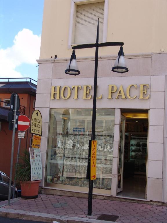 Hotel Pace 圣乔瓦尼·罗通多 外观 照片